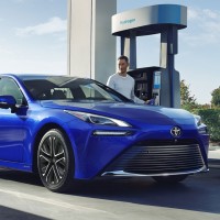 Voiture &agrave; hydrog&egrave;ne : gros rabais sur la Toyota Mirai !