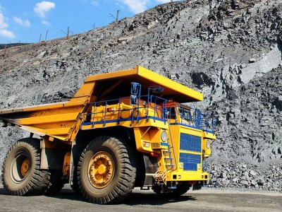 Un camion minier géant équipé de piles à combustible Ballard