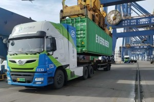 Moins cher que le diesel : ce port chinois décarbone sa logistique avec 100 camions à hydrogène