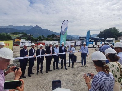 Arv'Hy : pose de la premi&egrave;re pierre pour la future station hydrog&egrave;ne de la vall&eacute;e de l'Arve