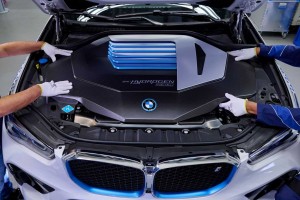 &laquo; Nous ne sommes pas stupides, nous r&eacute;fl&eacute;chissons &raquo; : pourquoi BMW mise toujours sur l'hydrog&egrave;ne