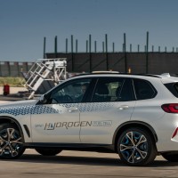 Des BMW iX5 à hydrogène pour la police et la gendarmerie