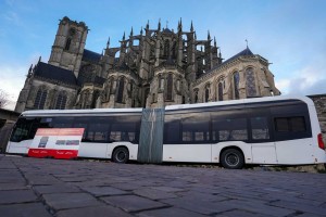 La M&eacute;tropole du Mans pr&eacute;sente son futur bus articul&eacute; &agrave; hydrog&egrave;ne