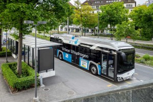 Les bus hydrog&egrave;ne progressent en Europe mais restent loin derri&egrave;re l'&eacute;lectrique