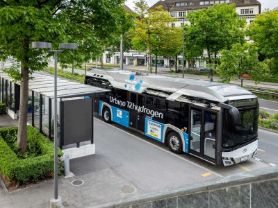 Les bus hydrog&egrave;ne progressent en Europe mais restent loin derri&egrave;re l'&eacute;lectrique