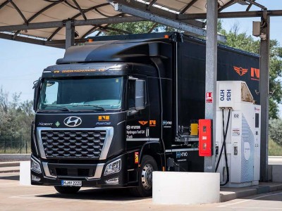 Au Mans, Hyundai a confi&eacute; sa logistique &agrave; un camion hydrog&egrave;ne