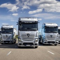 Cinq fois le tour de la Terre : avec ses camions hydrog&egrave;ne, Daimler &eacute;tablit un nouveau record