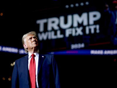 A peine arrivé, Donald Trump suspend les programmes de soutien à l'hydrogène vert