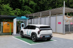 Cette borne recharge les voitures &eacute;lectriques... &agrave; l'hydrog&egrave;ne