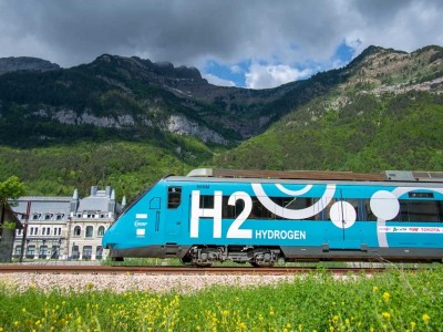FCH2RAIL : équipé de piles Toyota, le train bi-mode électrique-hydrogène boucle ses tests