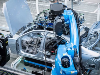 Industrie : Mercedes va verdir ses aciers grâce à l'hydrogène