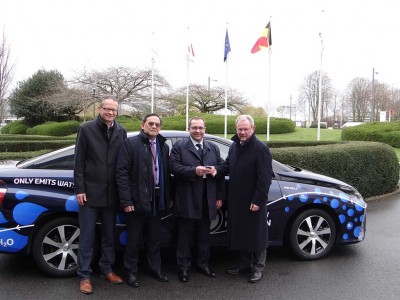 Une Toyota Mirai &agrave; l'essai au Parlement europ&eacute;en
