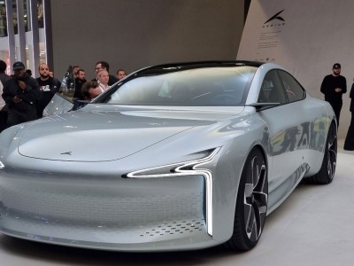 Hopium : la voiture hydrogène française fait le show au Mondial de l'Auto