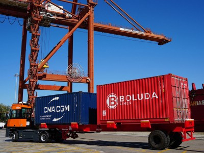 Le tracteur &agrave; hydrog&egrave;ne H2Tractor entre en phase d'essai au port de S&eacute;ville