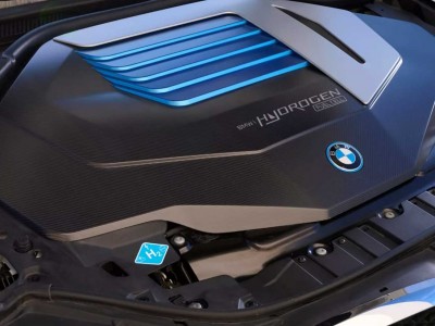 BMW s&eacute;curise son hydrog&egrave;ne vert pour pr&eacute;parer son futur X5 &agrave; pile &agrave; combustible