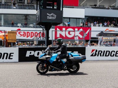 A moteur hydrogène, la Kawasaki Ninja H2 SX prend la route
