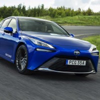 La voiture &agrave; hydrog&egrave;ne de Toyota en autopartage en Su&egrave;de