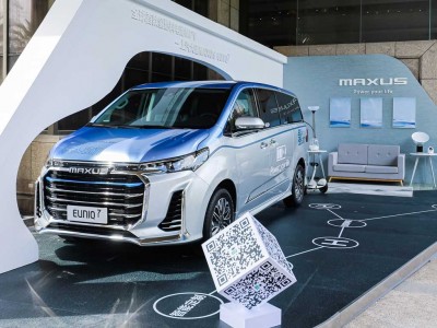 Maxus EUNIQ 7 : le chinois SAIC présente un monospace à hydrogène 