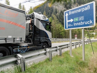 Camion hydrogène : le Mercedes GenH2 valide ses premiers tests en haute altitude