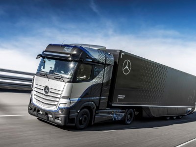 A hydrogène liquide, le Mercedes GenH2 débutera ses premiers tests clients en 2024