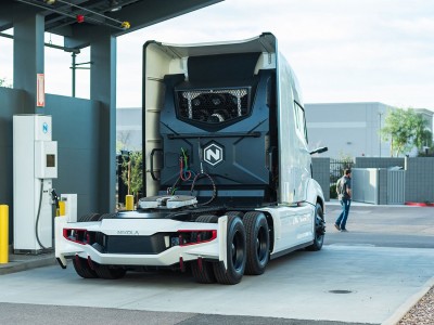 Californie : Nikola obtient 41,9 millions de dollars pour 6 stations d'avitaillement en hydrogène