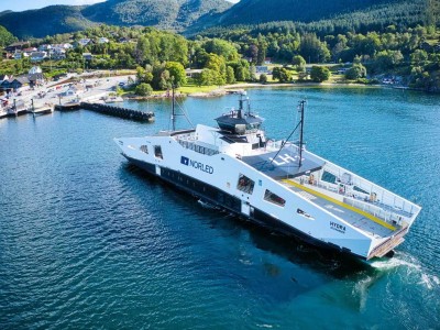 Le premier ferry à hydrogène liquide au monde entre en service