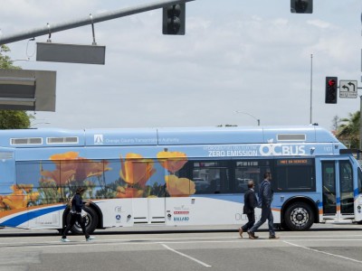 Californie : 10 nouveaux bus à hydrogène et la plus grande station d'avitaillement des Etats-Unis