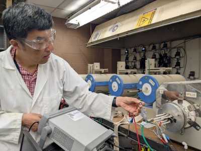 Cette pile à combustible révolutionnaire peut produire et stocker de l'électricité 