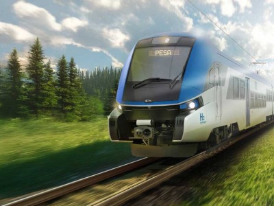 Hydrog&egrave;ne, batteries, cat&eacute;naires : le train polonais qui veut tout combiner