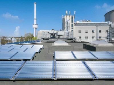 Sans &eacute;lectrolyse ni &eacute;lectricit&eacute;... cette startup transforme l'eau et le soleil en hydrog&egrave;ne