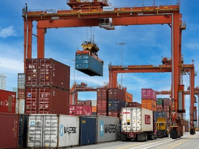 Une grue à hydrogène pour le port de Vancouver