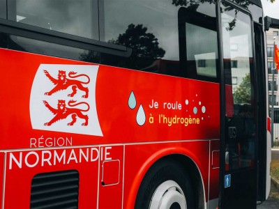 Rétrofit : en Normandie, le premier autocar diesel converti à l'hydrogène est en service