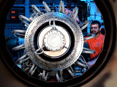 Pour tester leurs turbines à hydrogène, Rolls-Royce et EasyJet s'associent à la NASA