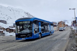 Le nouveau bus &agrave; hydrog&egrave;ne de Safra s'invite dans les Alpes