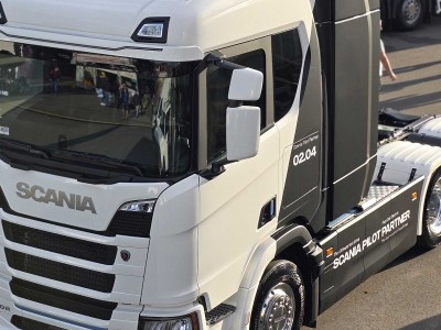 Scania présente son premier poids lourd à hydrogène