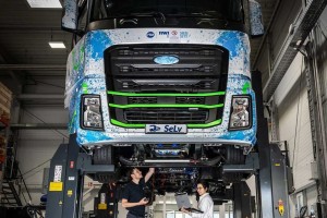 1000 km d'autonomie : ce kit &eacute;lectrique &agrave; prolongateur hydrog&egrave;ne est pr&ecirc;t &agrave; convertir les poids lourds diesel