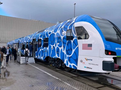 Ballard fournira 8 MW de piles à combustible à Stadler pour des trains en Californie