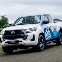 Toyota Hilux hydrog&egrave;ne : nos impressions &agrave; bord du pick-up &agrave; pile &agrave; combustible