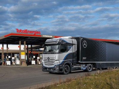 TotalEnergies et Daimler s'unissent pour développer le camion à hydrogène