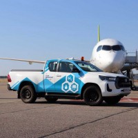 Le Toyota Hilux &agrave; hydrog&egrave;ne s'invite sur le tarmac de l'a&eacute;roport de Lyon