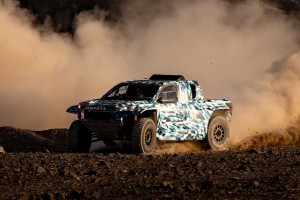 Le Dakar va servir de laboratoire g&eacute;ant &agrave; Toyota : son Hilux &agrave; hydrog&egrave;ne sera engag&eacute; en 2027