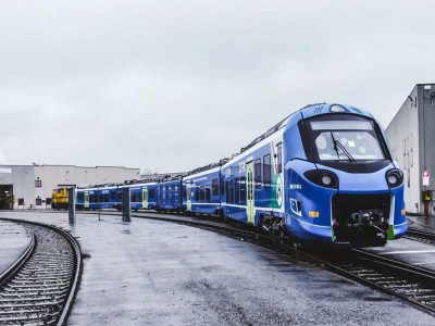 L'Italie acc&eacute;l&egrave;re sur le train &agrave; hydrog&egrave;ne avec un pr&ecirc;t de 80 millions d'euros de la BEI