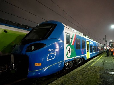 Les trains &agrave; hydrog&egrave;ne d'Alstom roulent enfin en Italie, mais leur mise en service attendra 2027