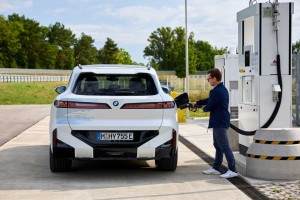 750 km d'autonomie, plein en 5 minutes : BMW met le paquet sur sa voiture &agrave; hydrog&egrave;ne