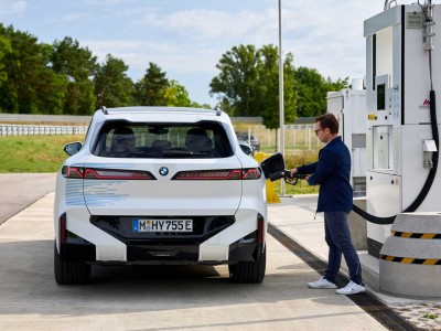 750 km d'autonomie, plein en 5 minutes : BMW met le paquet sur sa voiture &agrave; hydrog&egrave;ne