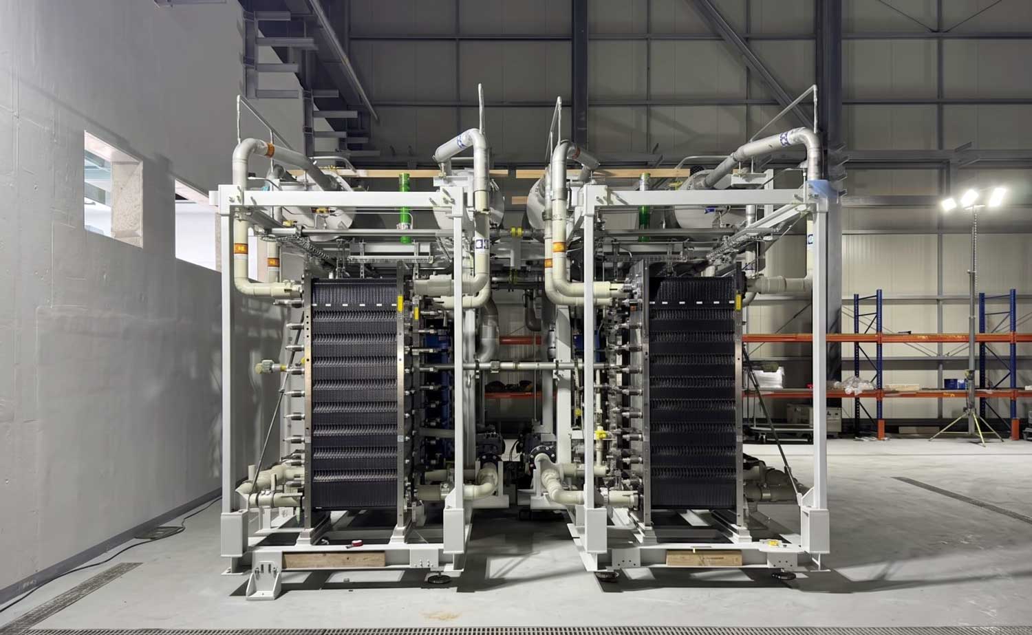 Les premiers &eacute;lectrolyseurs sont livr&eacute;s : &agrave; Rotterdam, le projet hydrog&egrave;ne d'Air Liquide acc&eacute;l&egrave;re