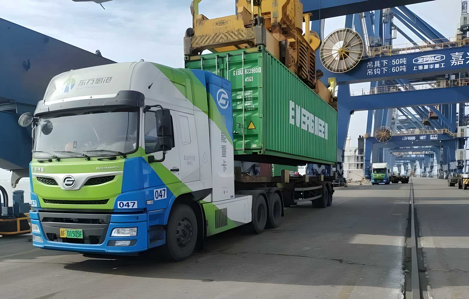 Moins cher que le diesel : ce port chinois d&eacute;carbone sa logistique avec 100 camions &agrave; hydrog&egrave;ne