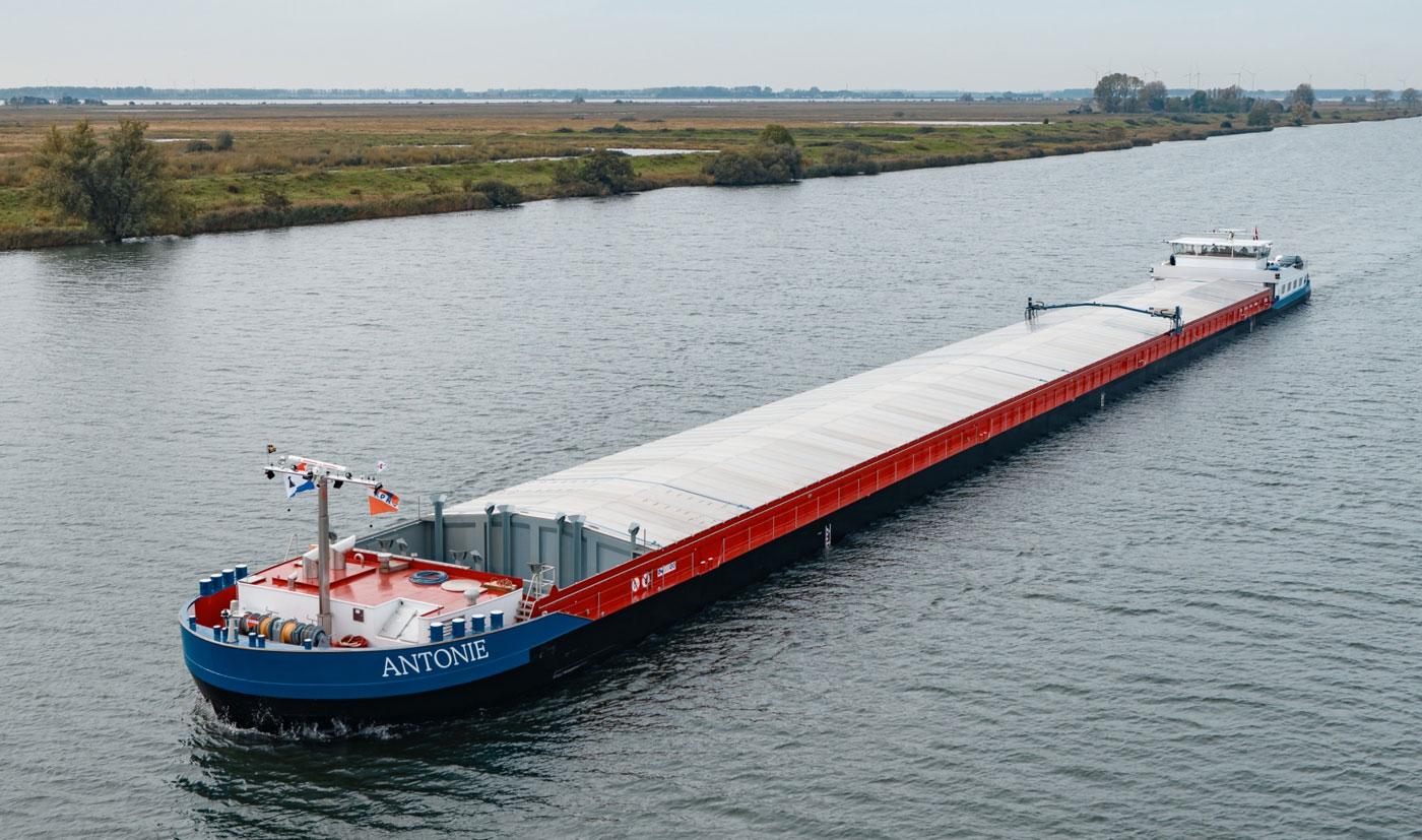 La barge à hydrogène Antonie boucle ses premiers tests !