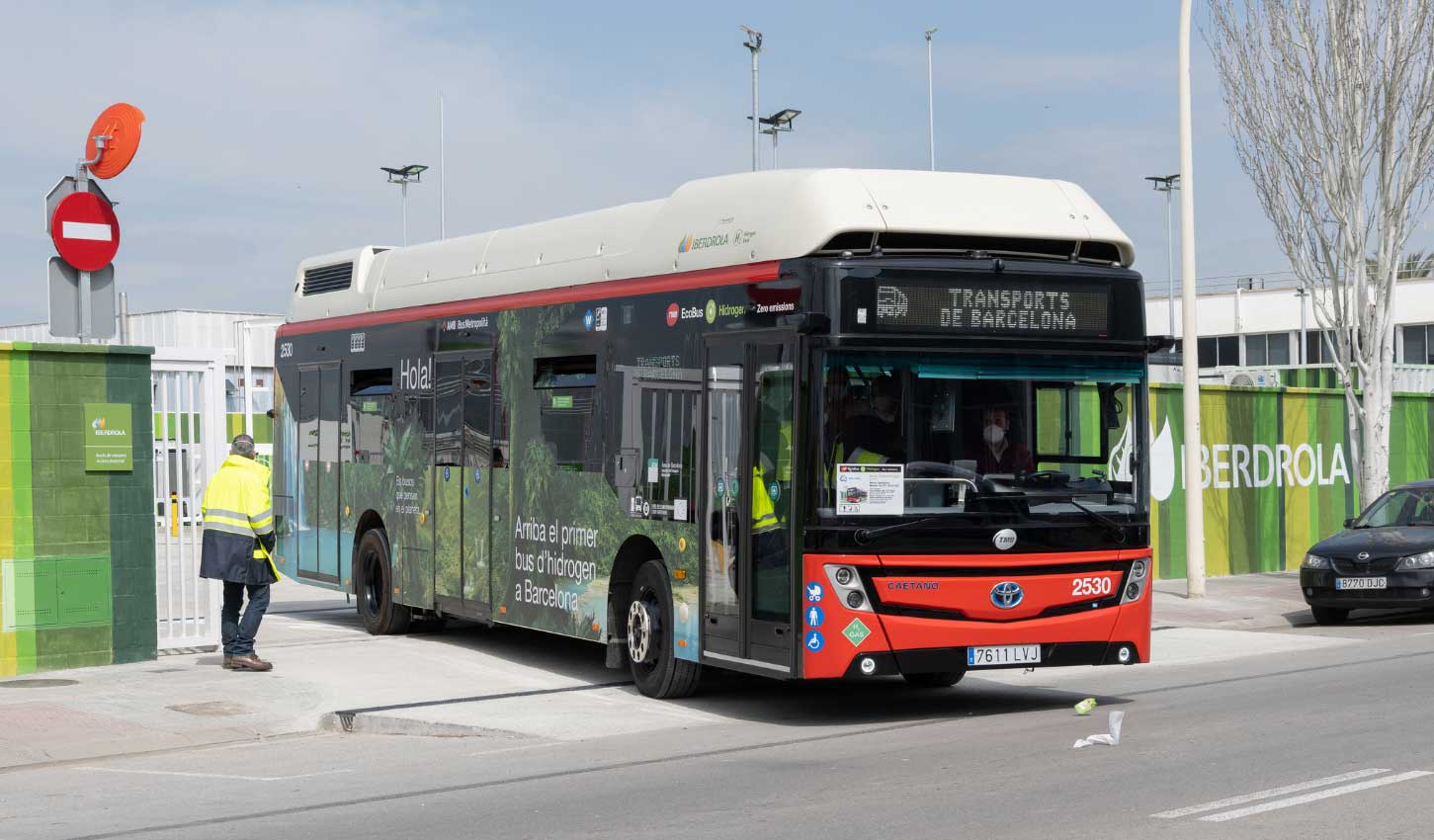 Barcelone met en exploitation son premier bus à hydrogène