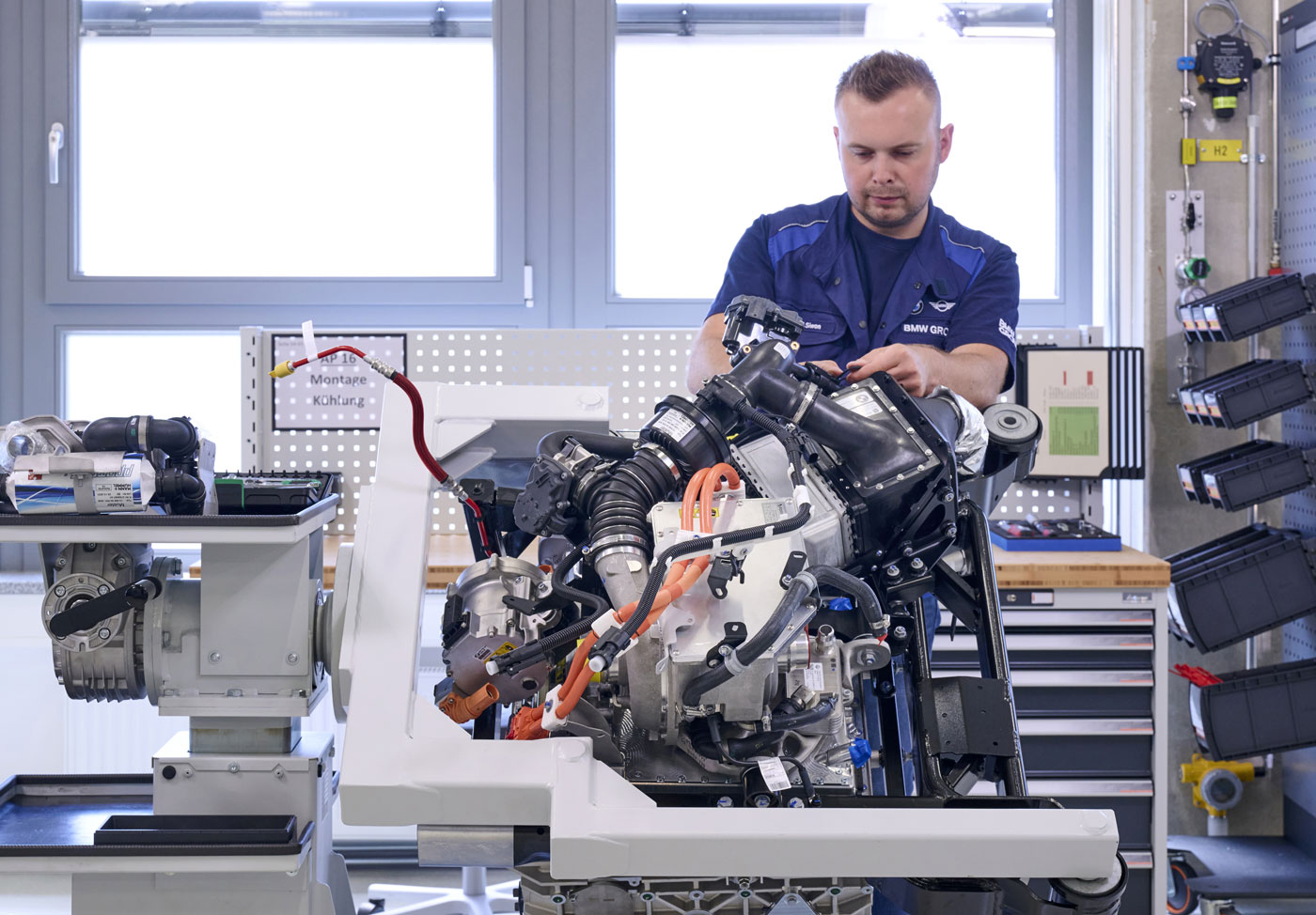 BMW débute la production de piles à combustible pour son futur SUV à hydrogène